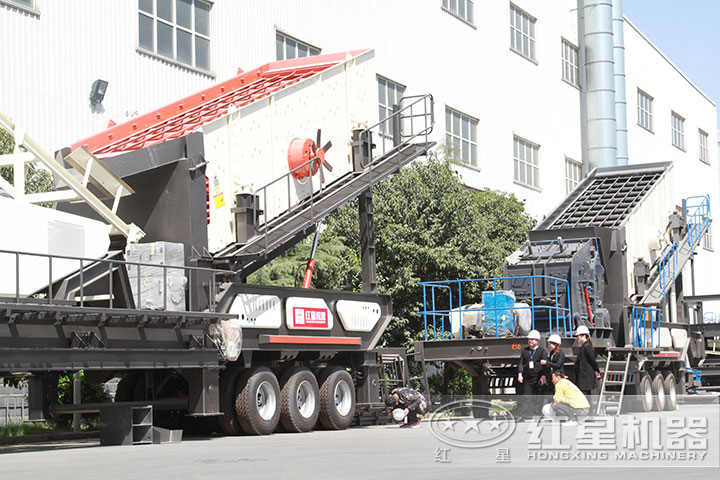 客戶(hù)到廠參觀移動(dòng)磕石機(jī) 客戶(hù)到廠參觀移動(dòng)磕石機(jī)