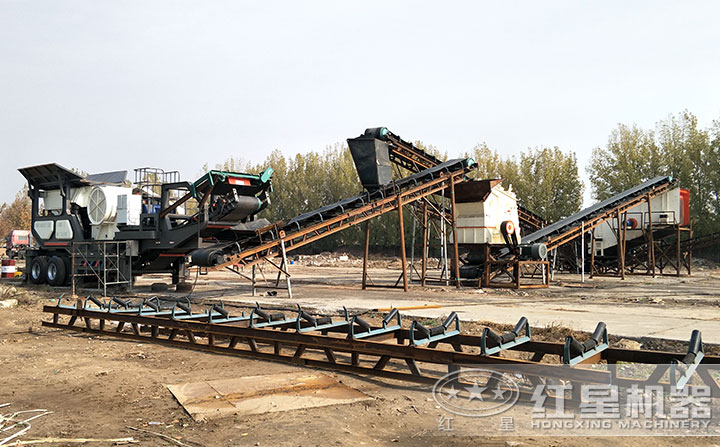 單臺輪胎移動磕石機(jī)與固定反擊式破碎機(jī)作業(yè)現(xiàn)場 單臺輪胎移動磕石機(jī)與固定反擊式破碎機(jī)作業(yè)現(xiàn)場