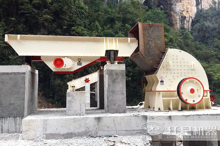 PCZ型重錘式破碎機(jī)客戶現(xiàn)場 PCZ型重錘式破碎機(jī)客戶現(xiàn)場